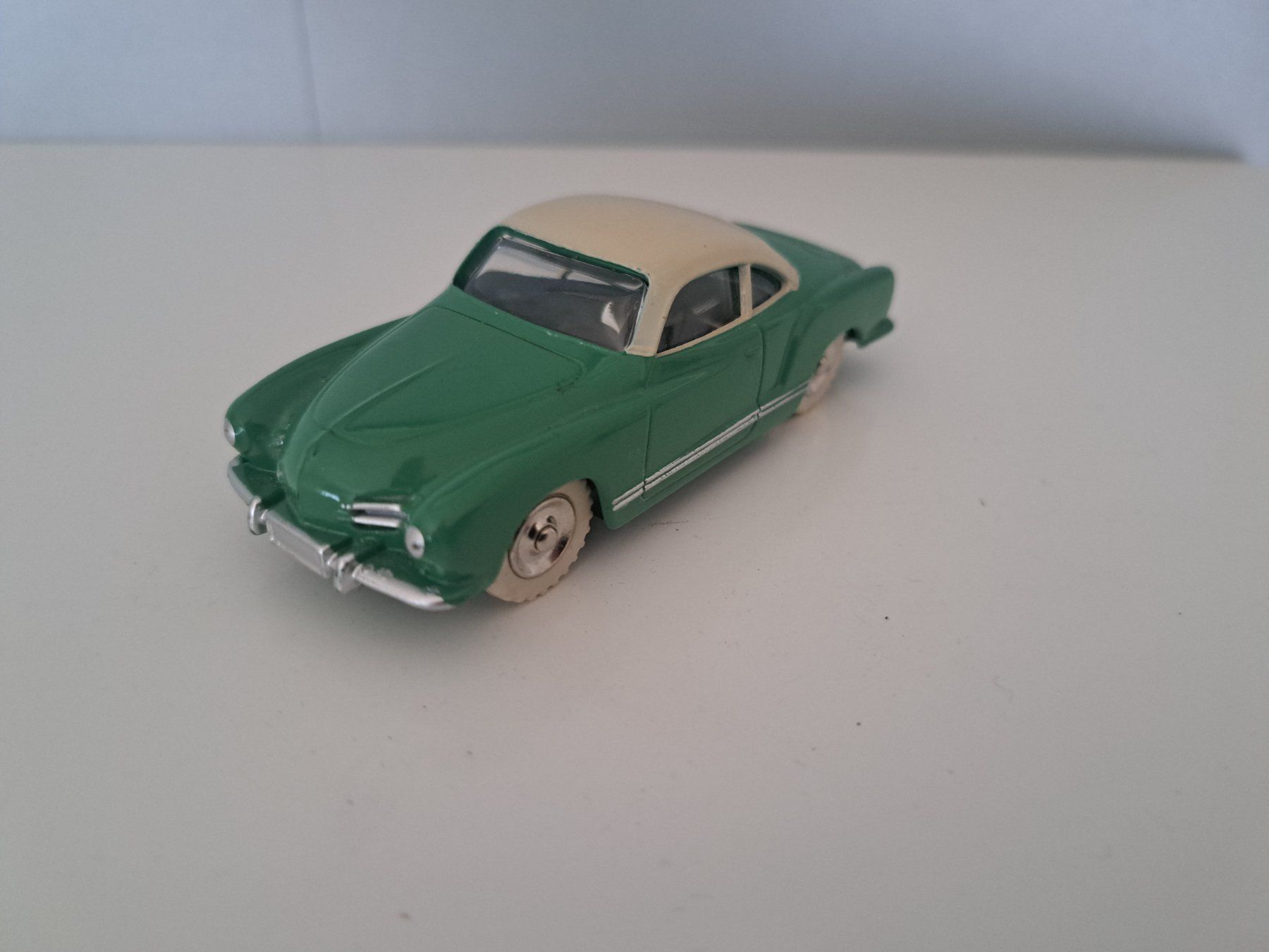 Dinky Toys Modellautos: VW Karmann Dinky Toys Neu – Neu (gemäss Beschreibung) aus Emmenbrücke von bikesandmore75 1