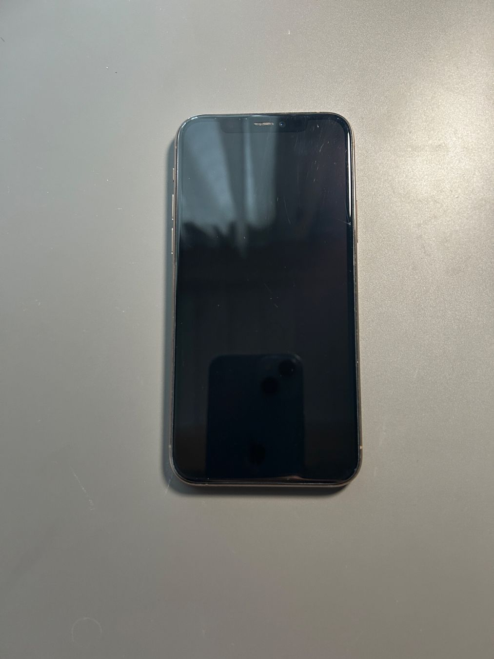 Apple Telefoni cellulari / Smartphones: iPhone 11 pro 256gb Speicher 82% Akku – Usato da Laufen venduto da nightparrot 1