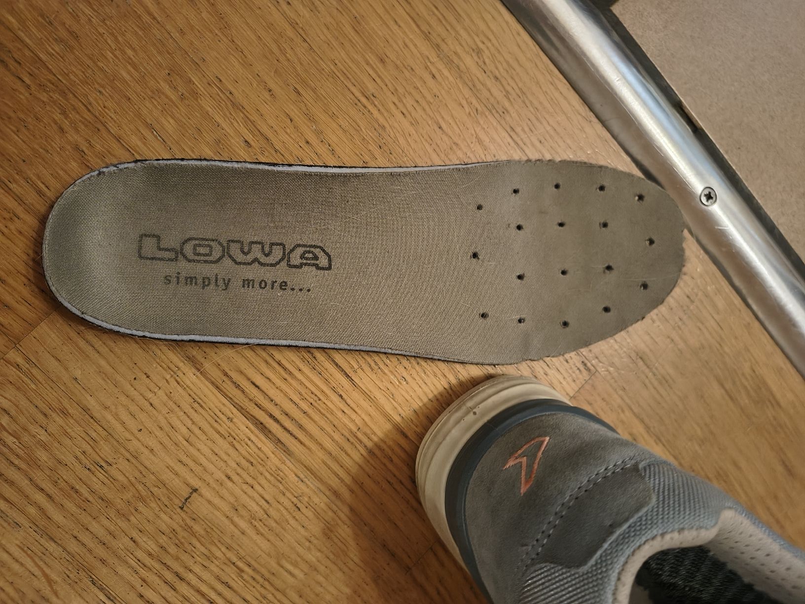 Lowa Scarpe da donna: Lowa Freizeitschuh Grösse 36 – Usato da Plaffeien venduto da selita 3