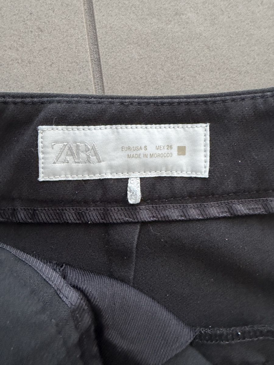 Zara Pantaloni: Elegante Stoffhose Zara – Usato da Härkingen venduto da ana.bb 2