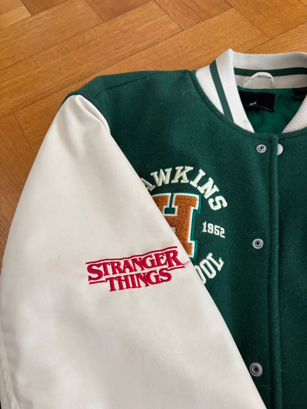 H&M Giacche: H&M x Stranger Things Bomberjacke Baseballjacke M – Usato da Clarens venduto da Lois86 2