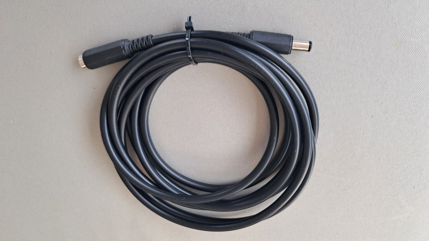 Cavi: DC Kabel mit Hohlstecker-Buchse 5,5x2,1mm – Usato da Güttingen venduto da relaht 1