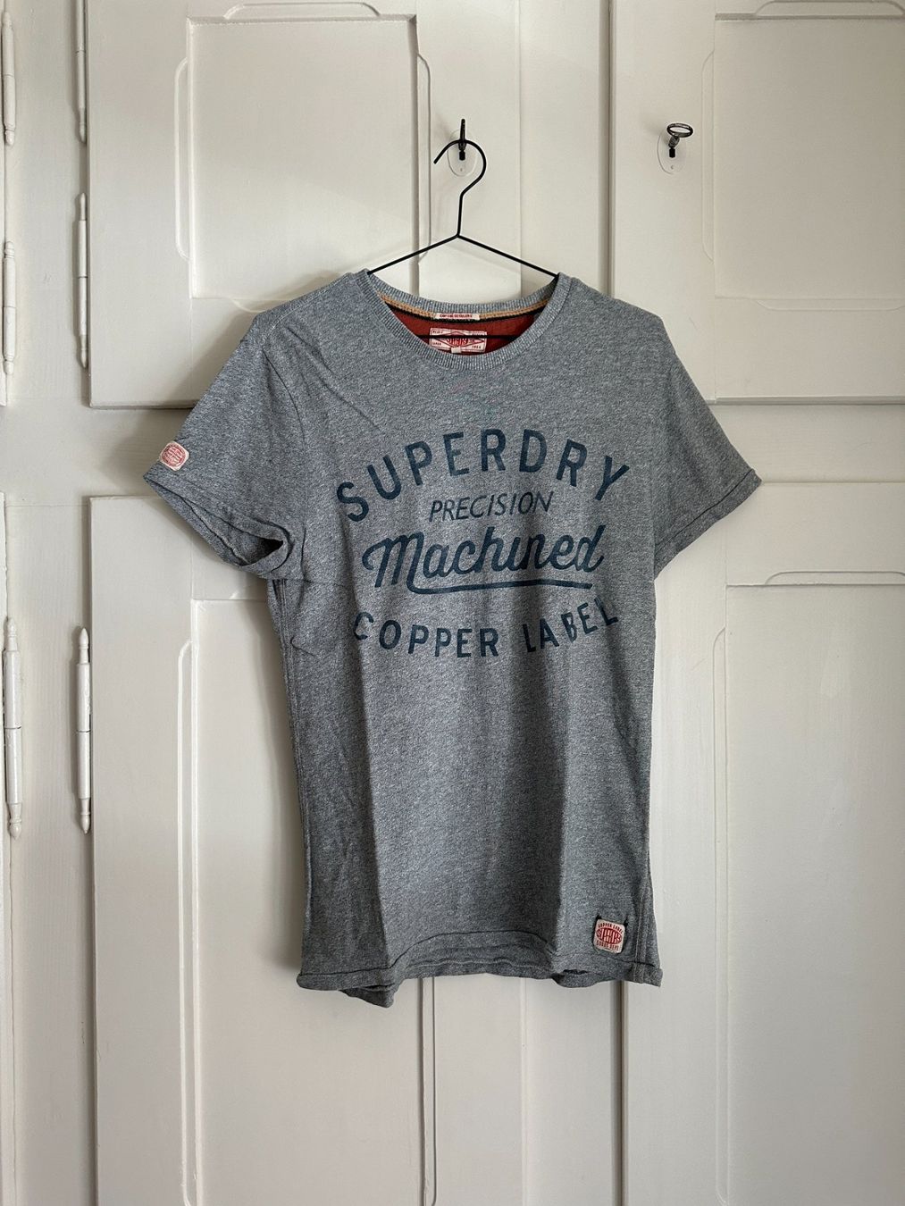 Superdry T-shirt: SUPERDRY - T-Shirt grau meliert M – Usato da Zürich venduto da Diazaio