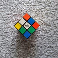 RUBIK'S CUBE