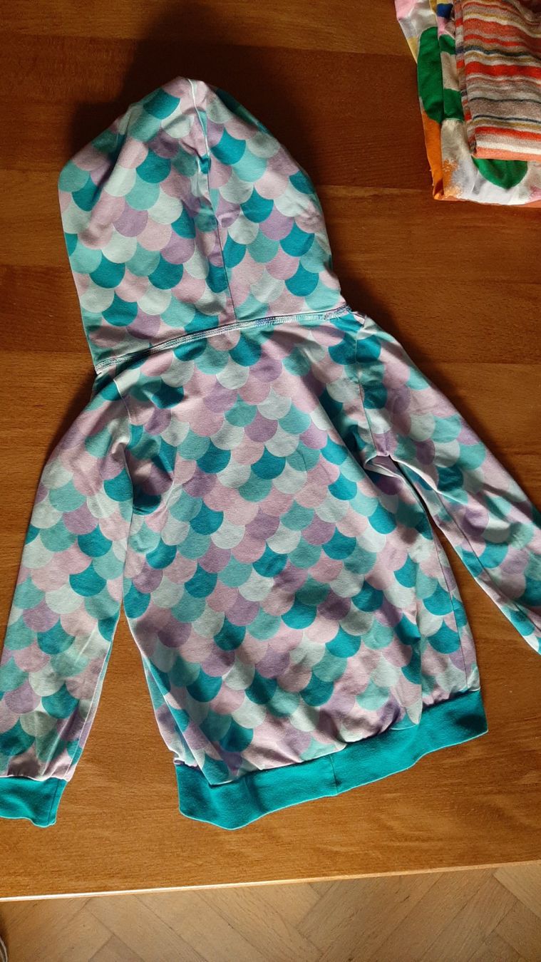 Lotti & Set di vestiti: Kleiderpaket Mädchen Gr. 110/116 – Usato da Basel venduto da dina0105 5