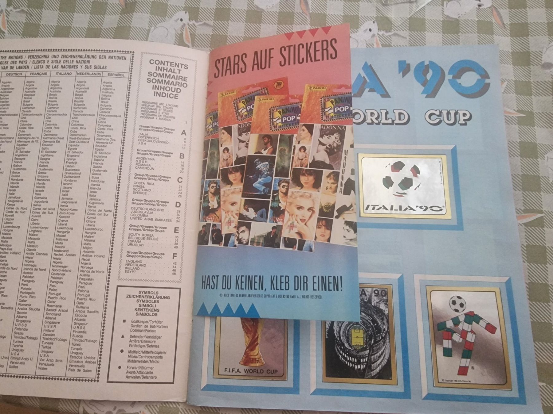 Panini Sammelbilder & Trading cards: Panini WM 1990 Album - schweizer Version – Gebraucht aus Adliswil von vendor123 2