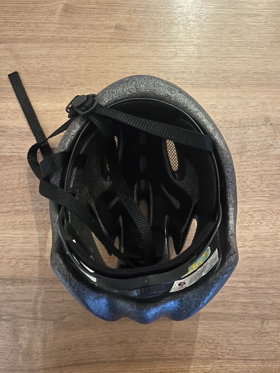 Casques: Casque vélo  – D'occasion à Neuchâtel par Ariane_vn00 4