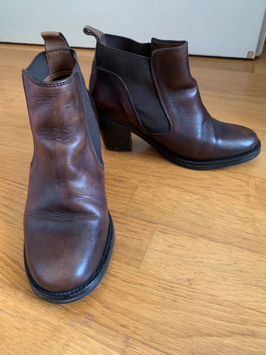 Navyboot Damenschuhe: Navyboot Stiefeletten Leder braun Gr. 37 – Gebraucht aus Wettswil von cipollina71 2