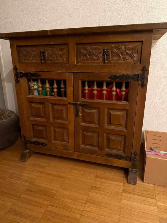 Commodes: Rustikaler Massivholz Schrank, Buffet - Unikat im Landhau... – D'occasion à Niederwil AG par Tony-Toca