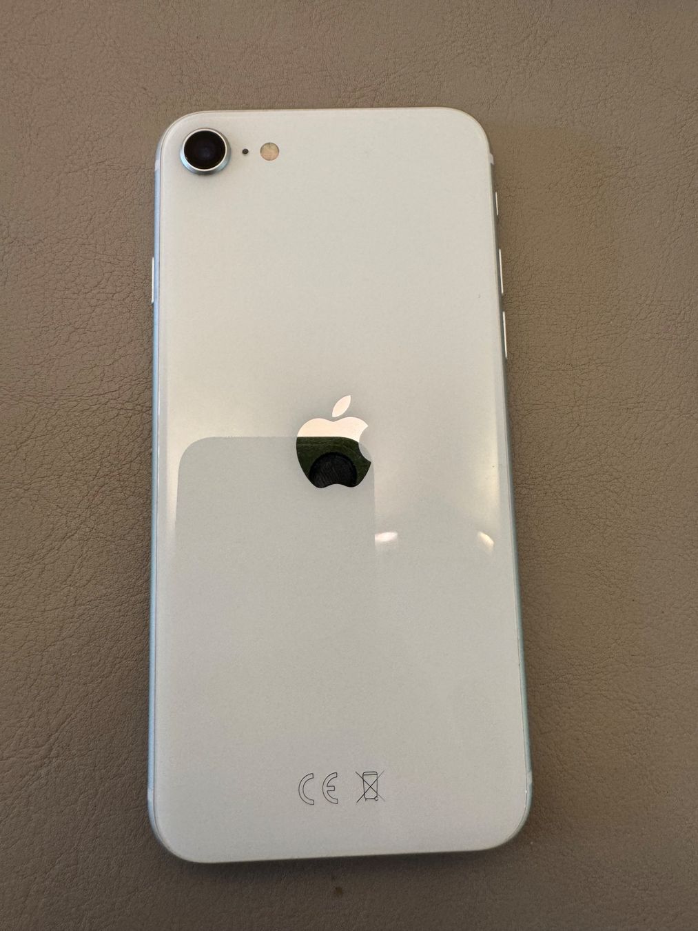 Apple Portables: iPhone SE 2020 – D'occasion à Adliswil par Busys 3