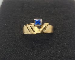 18 Karat 750 Gold Ring Mit Saphir