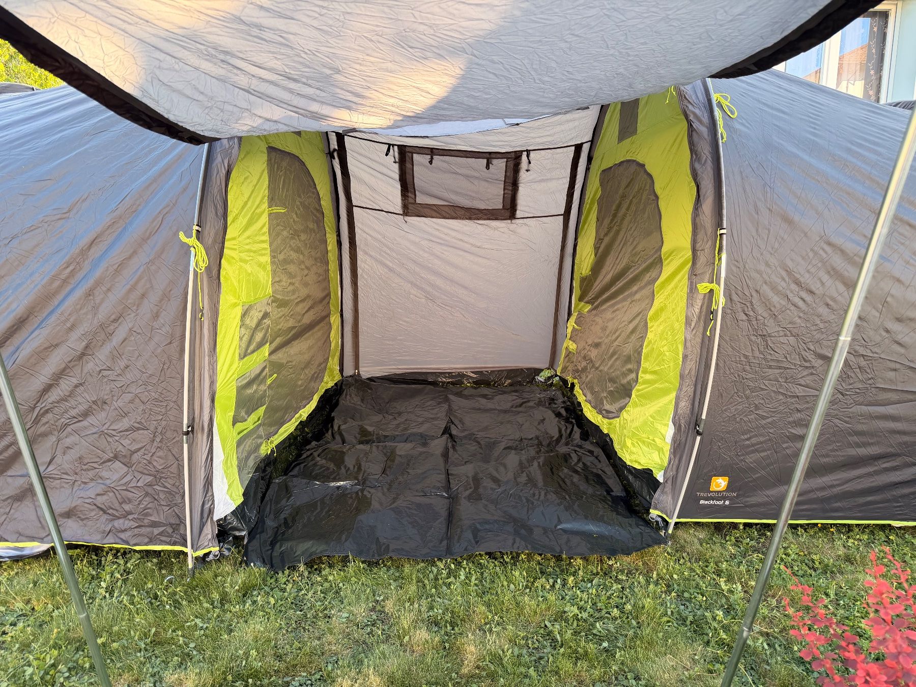 Trevolution Tende : Trevolution Blackfoot Camping Zelt – Usato da Reinach BL venduto da Graphix 3
