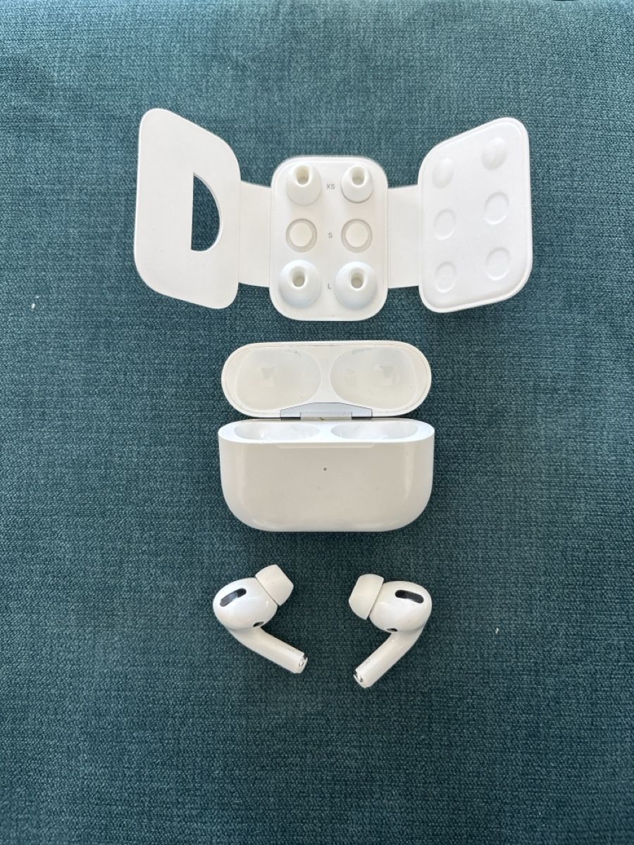 Apple Cuffie: Apple AirPods pro 1. Generation – Usato da Wettingen venduto da Spunki16 1