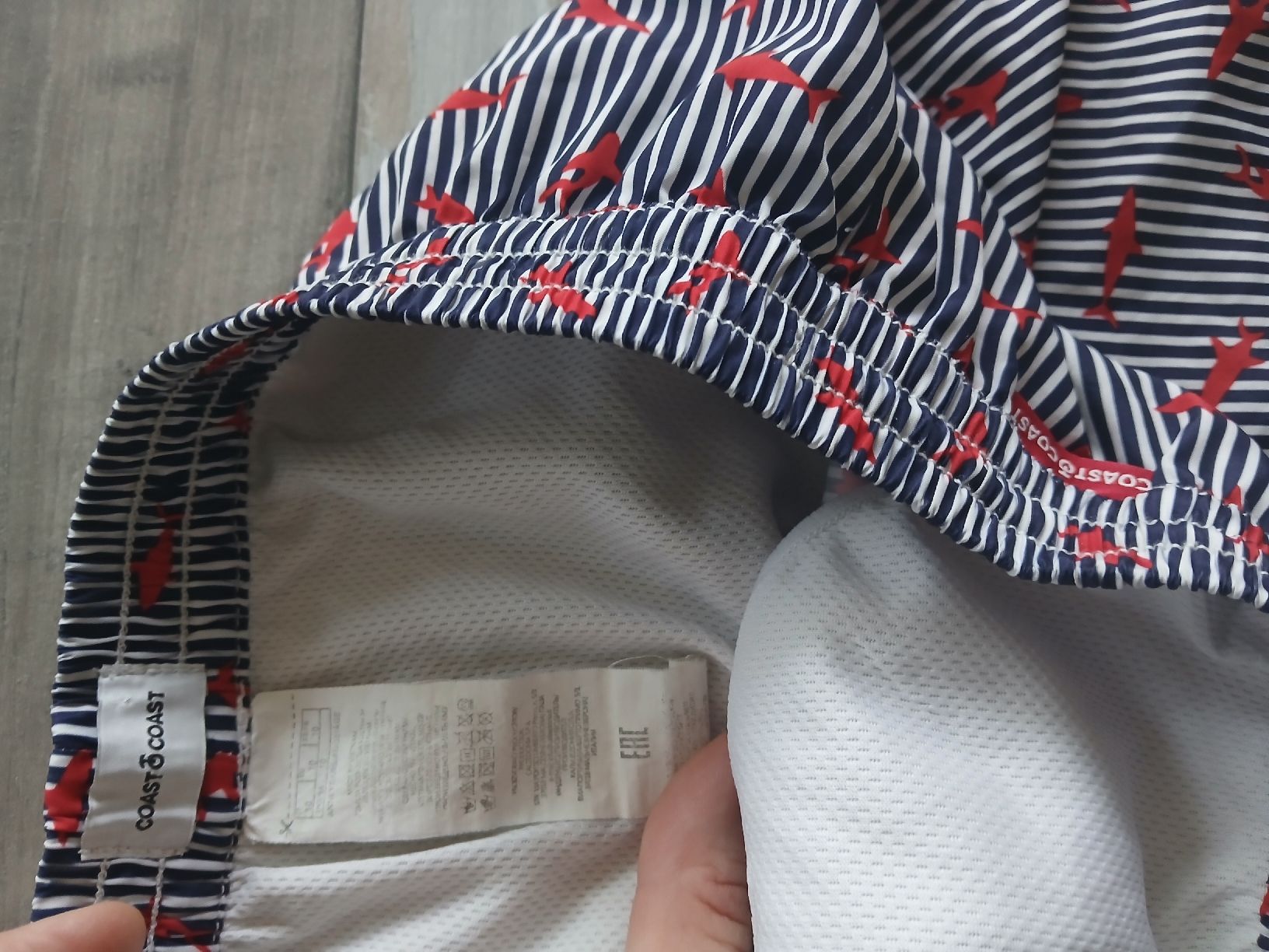 Lotti & Set di vestiti: 10 zwei Badehosen kleider junge sommer – Usato da Sevelen venduto da boutiquenounou 2