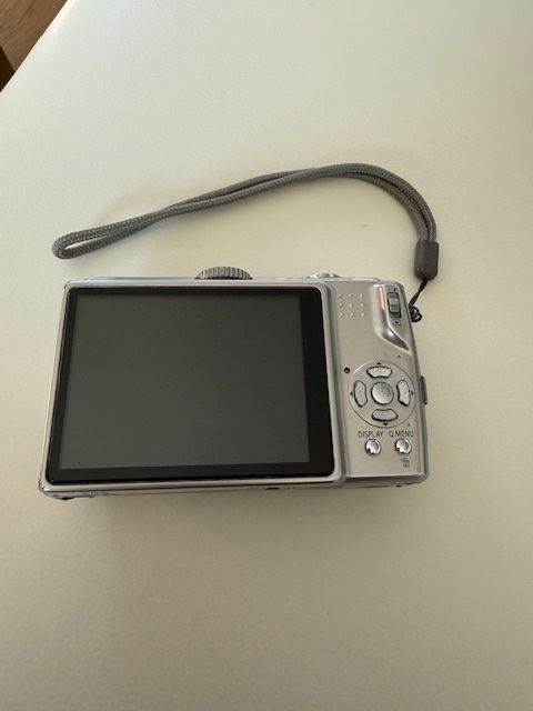 Panasonic Fotocamera: Lumix Digitalkamera DMC-TZ1 Leica – Usato da Winterthur venduto da projectcleanup 1