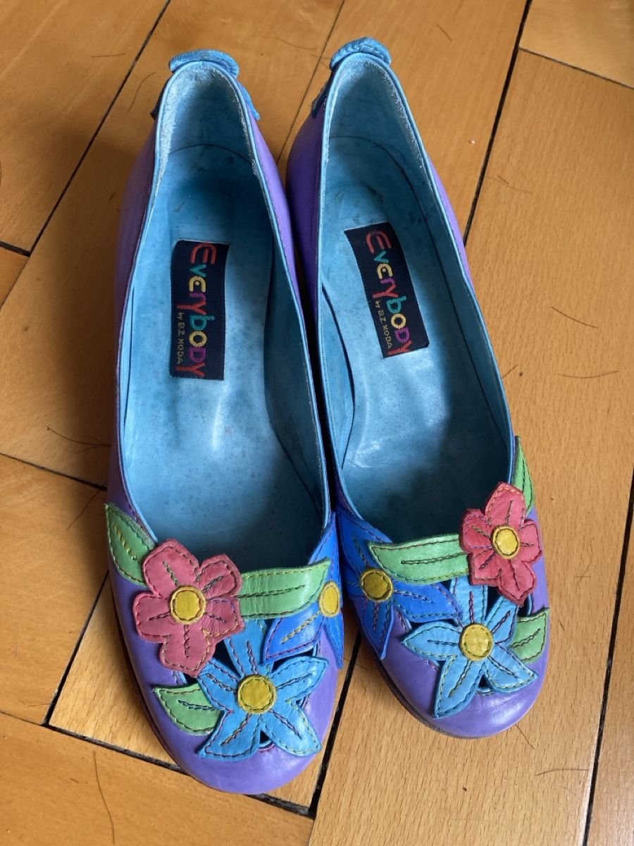Scarpe da donna: Chaussures 37 lilla et fleurs Everybody – Usato da Küssnacht am Rigi venduto da CALIFRASQUI