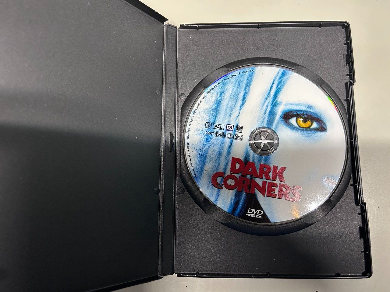 Alle DVDs: DVD "Dark Corners" del 2006 – Gebraucht aus Giubiasco von LorisVale 2