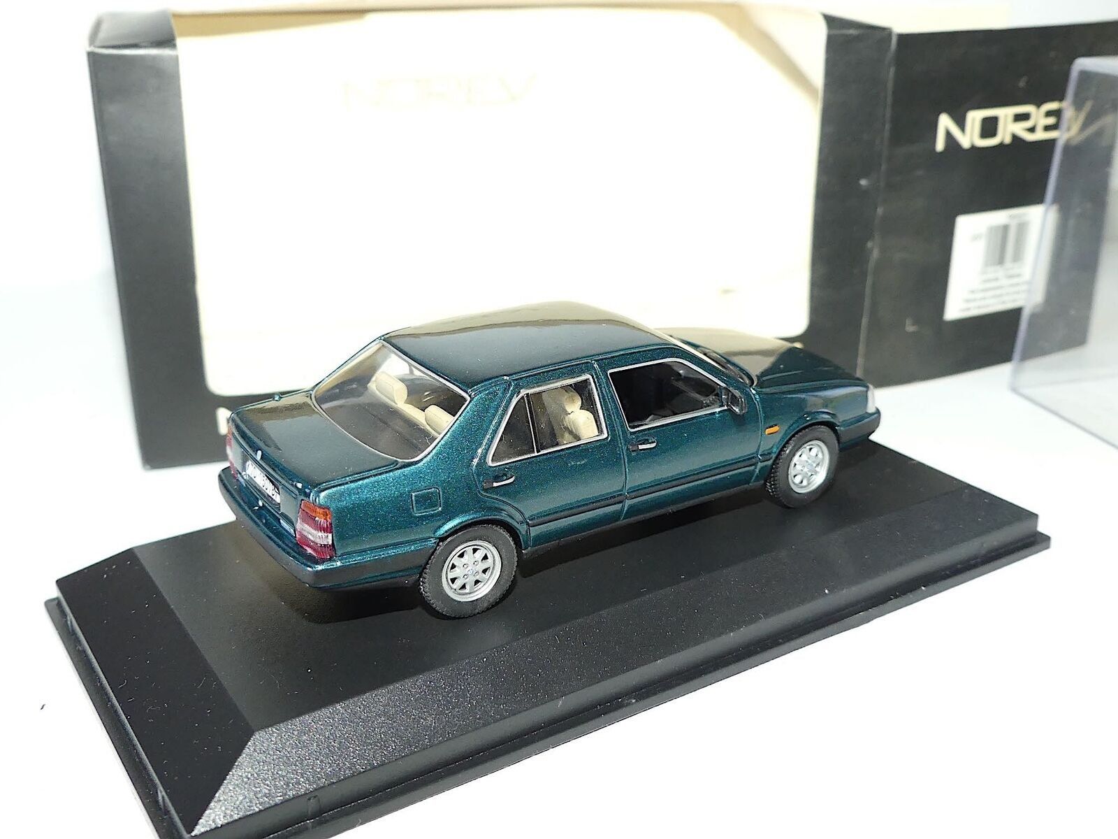 Lancia Modellini d'auto: Lancia Thema – Nuovo e nell'imballaggio originale da Flawil venduto da Imperiosud 2