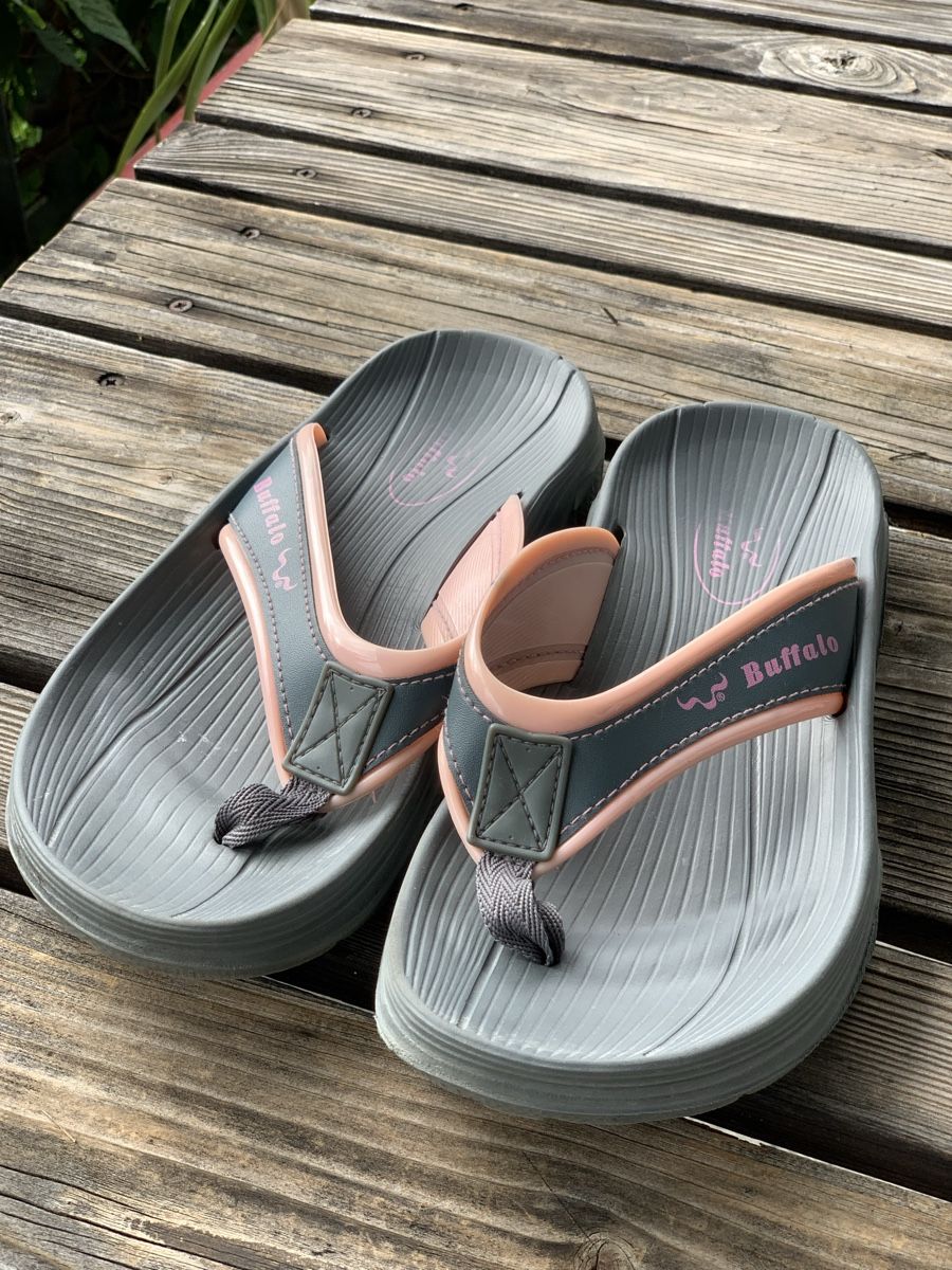 Buffalo Scarpe da donna: Buffalo Zehentrenner Grau/Rosa, Gr. 39 – Usato da Egg b. Zürich venduto da Flummi 1