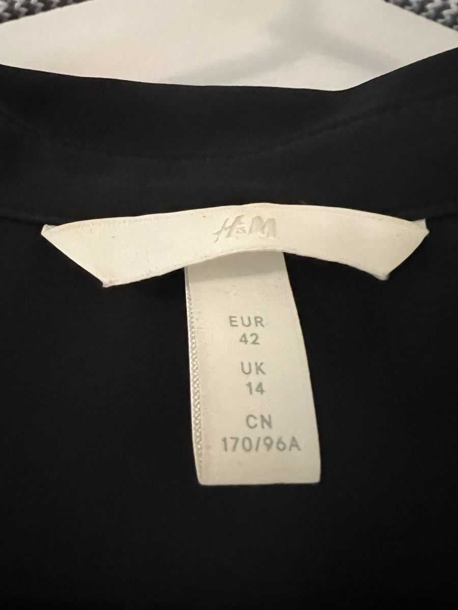 H&M Camicette: Schwarze Bluse Gr. 42 – Usato da Winterthur venduto da mel_wy 1