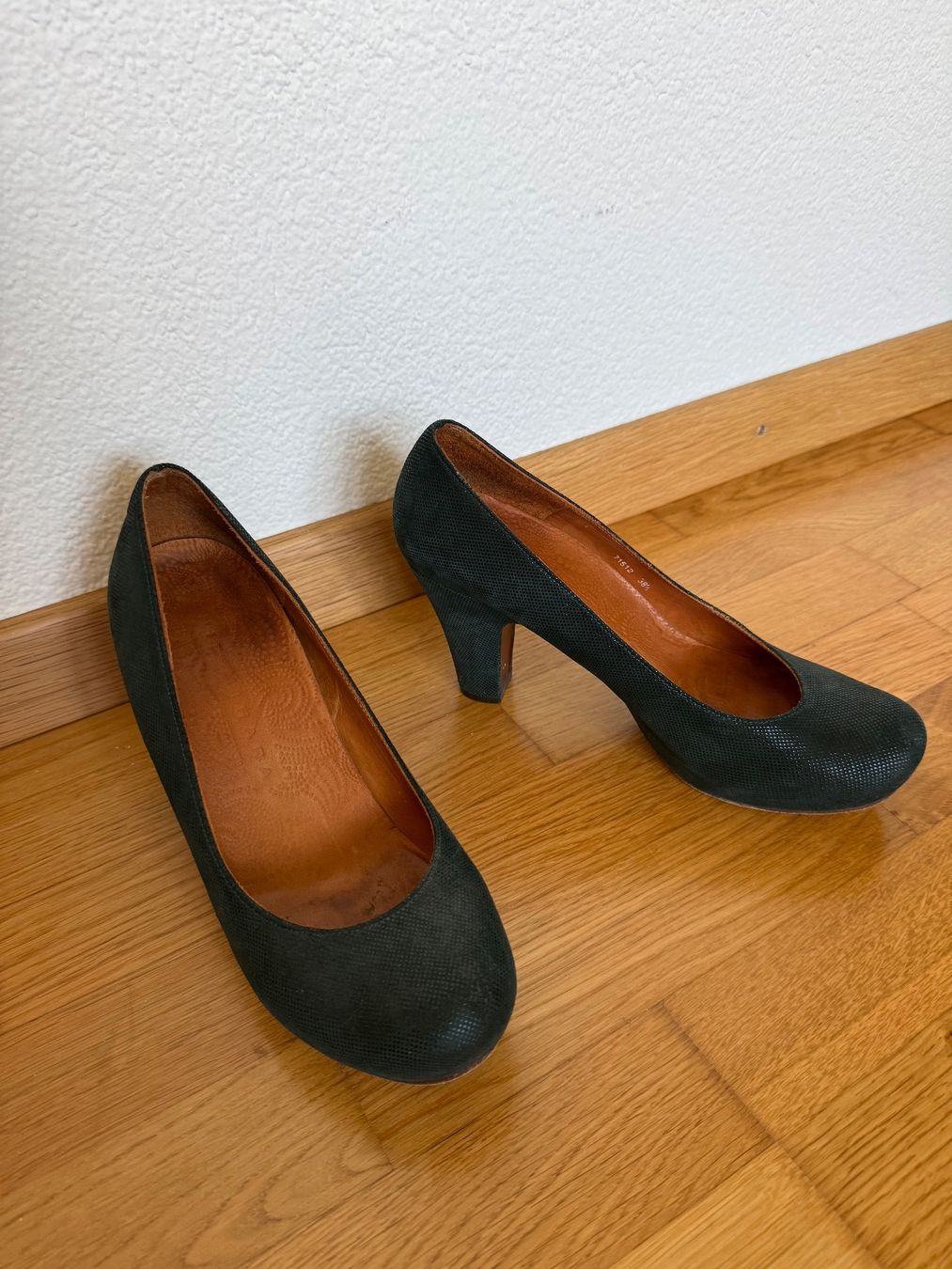 Chie Mihara Scarpe da donna: Chie Mihara Gr 38.5 – Usato da Murten venduto da baerendreck