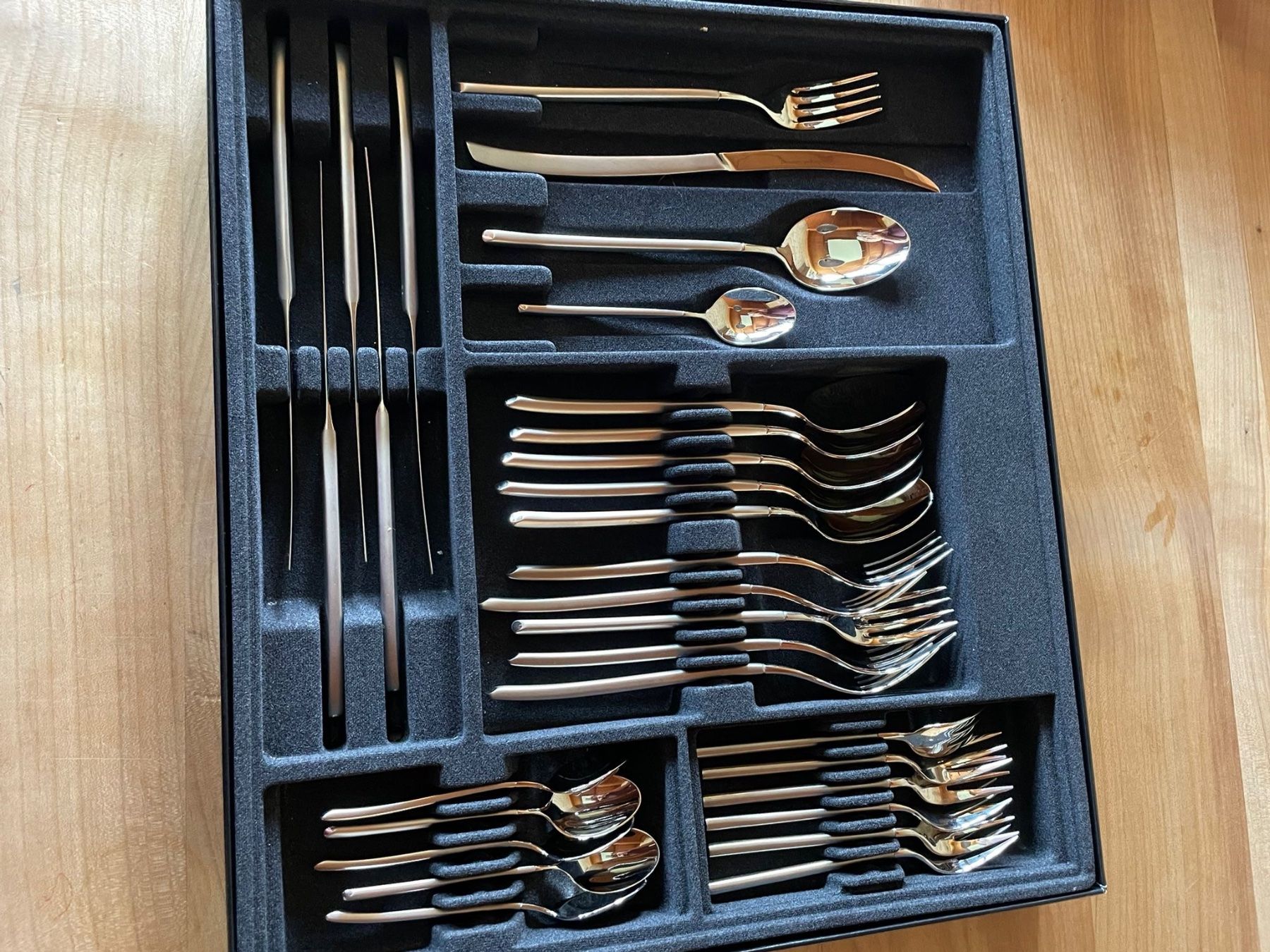Berndorf Set di posate: Berndorf Besteck 24 Teilig – Usato da Biel/Bienne venduto da Idefix67 1