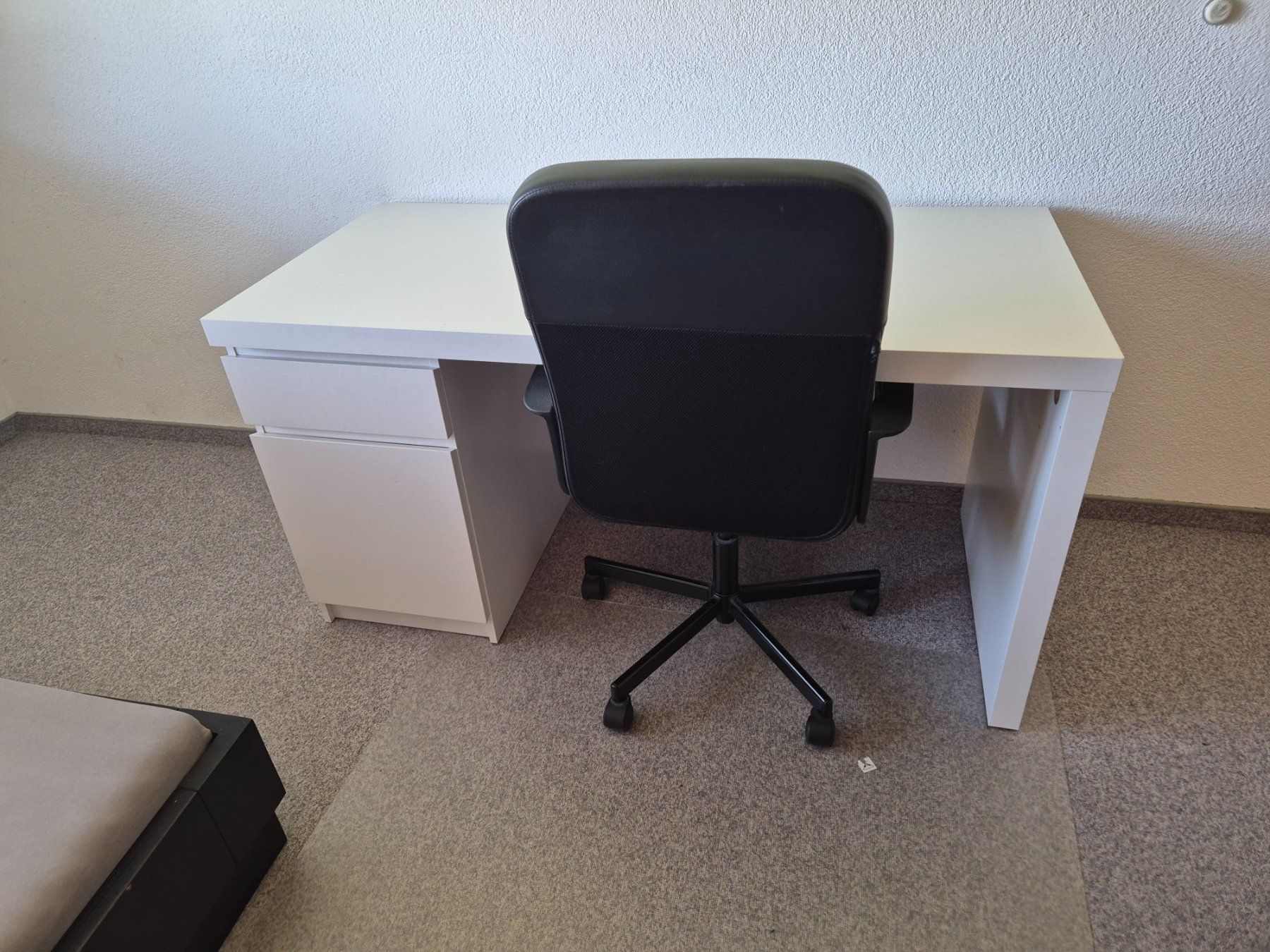 Ikea Scrivanie: Pult Ikea top Zustand – Usato da Bernhardzell venduto da deadfaabioo 1