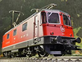 Märklin 3734 __ SBB Re 4/4 Lokomotive in rot __ digital _ H0