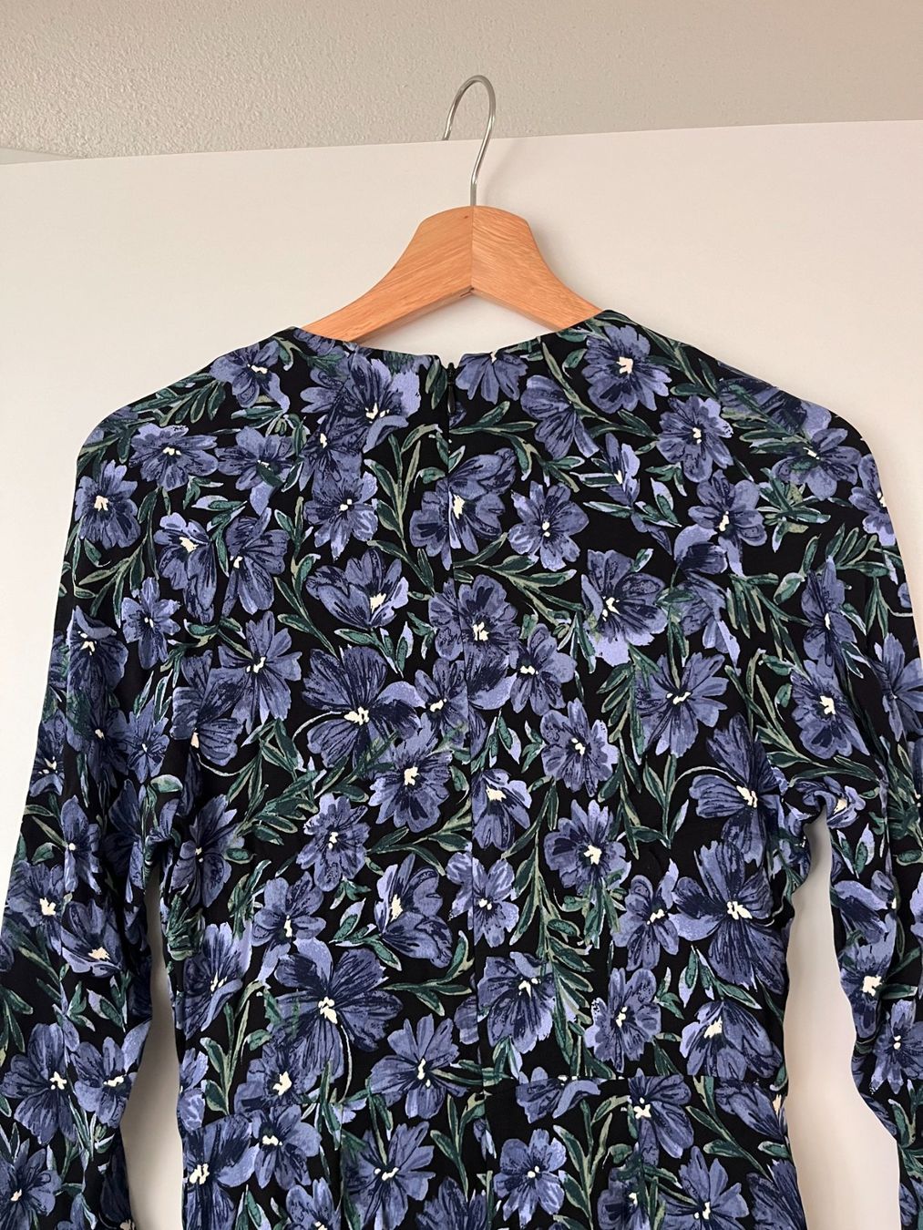 Other Stories Kleider: Viskose Blau Schwarz Freizeitkleid Größe 38 – Gebraucht aus Glattpark(Opfikon) von pau_w672 2