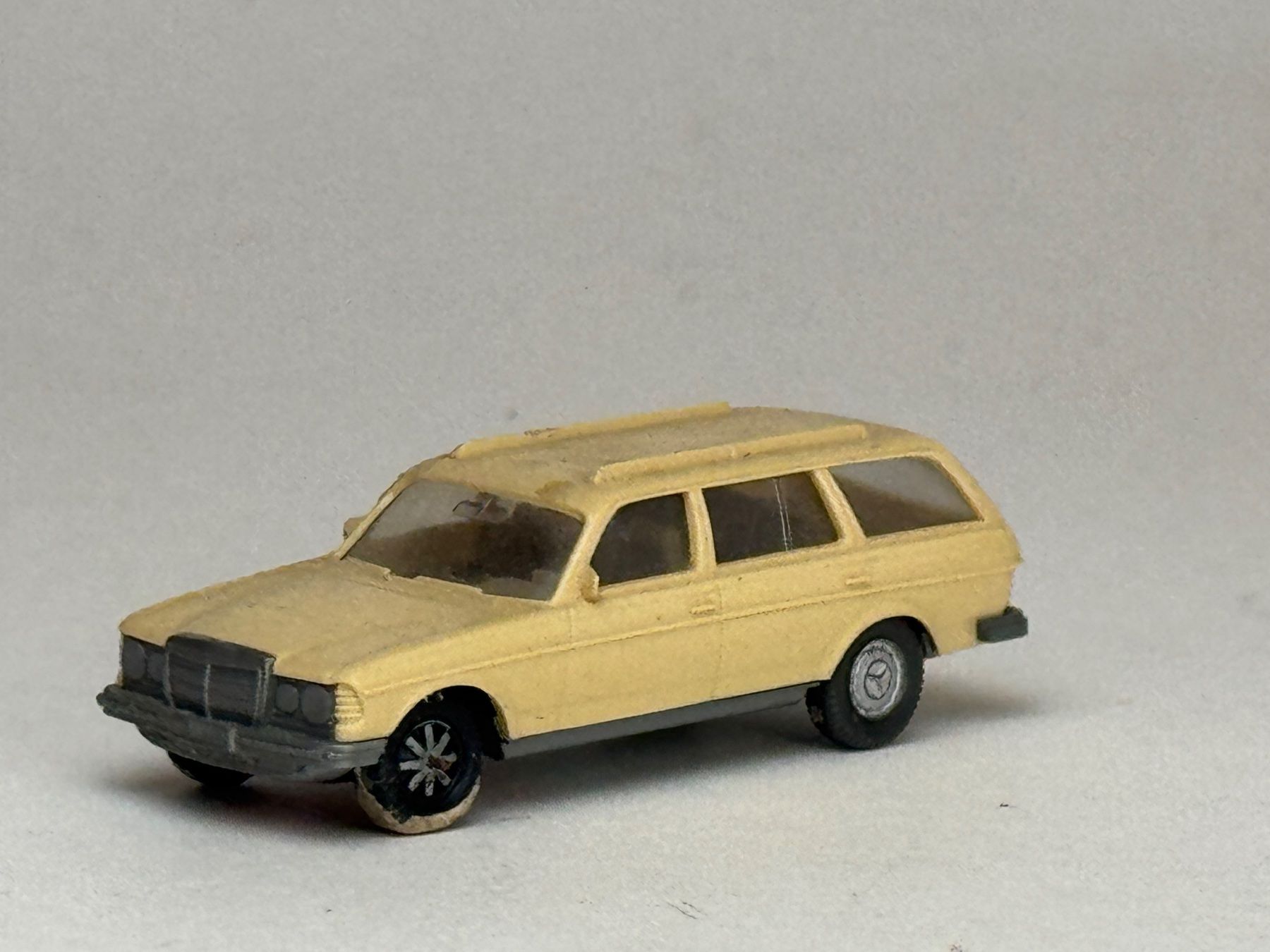 Wiking Modellini d'auto: Wiking Mercedes 250 T  creme – Usato da Elm venduto da Wikmtz 2