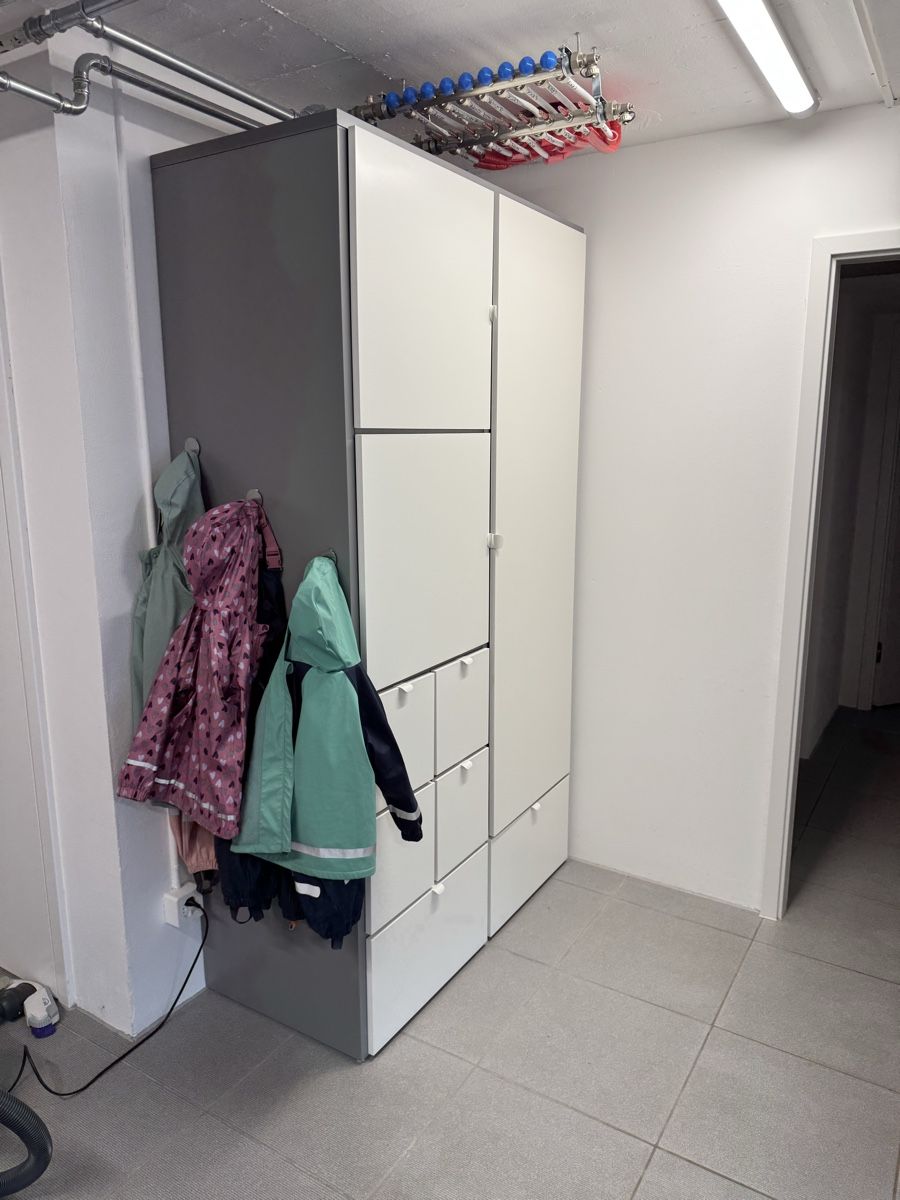 Schränke: IKEA Visthus Kleiderschrank – Gebraucht aus Bergdietikon von LA-Sunshine 1