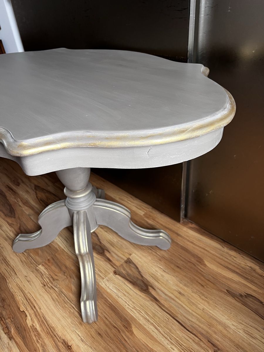 Tische: Antiker Tisch, crem-grau/gold, upcycling – Gebraucht aus Flurlingen von MIPILG 9