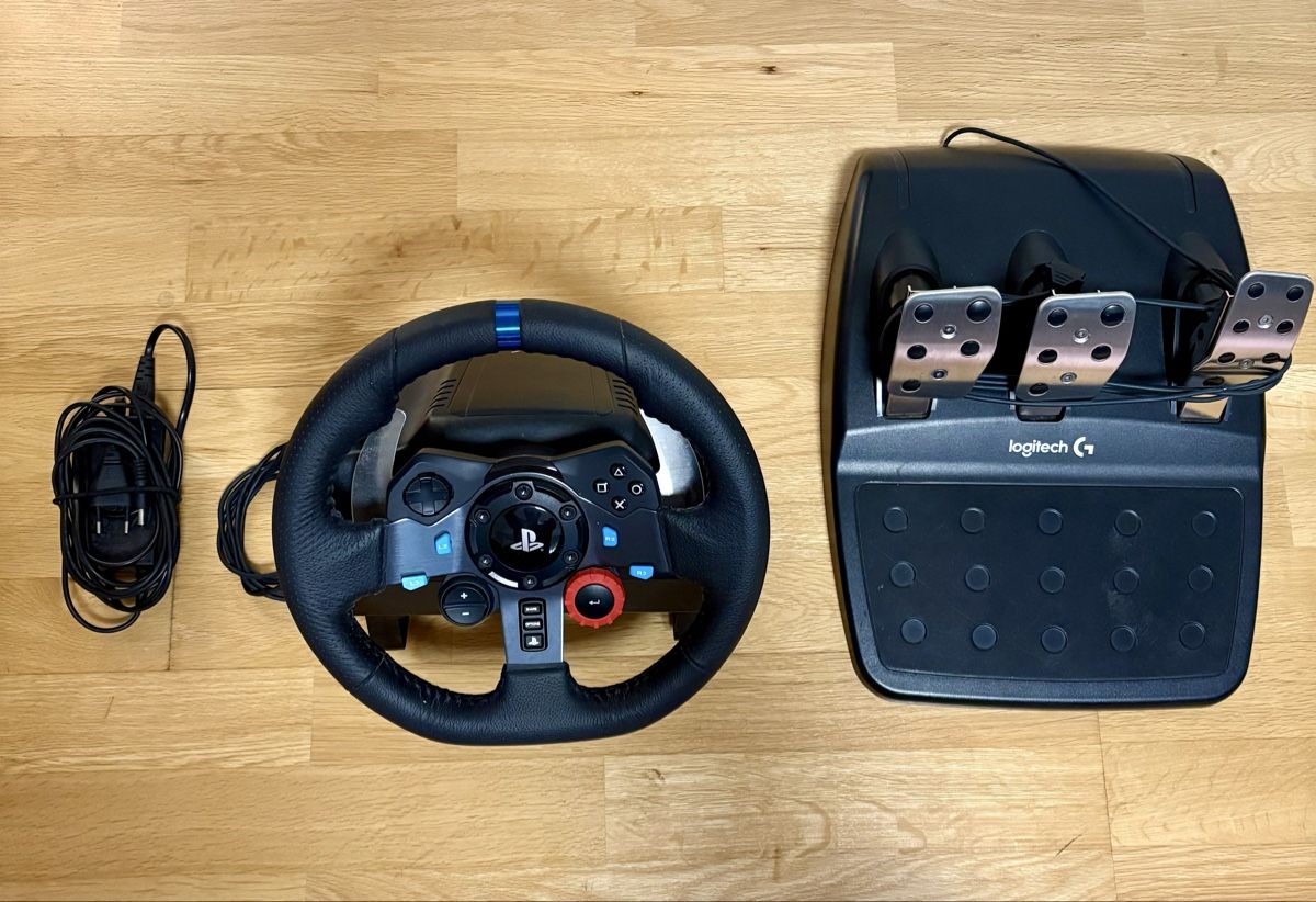 Logitech Controller: Logitech G29 PlayStation  – Usato da Hünikon venduto da vin_hf8m