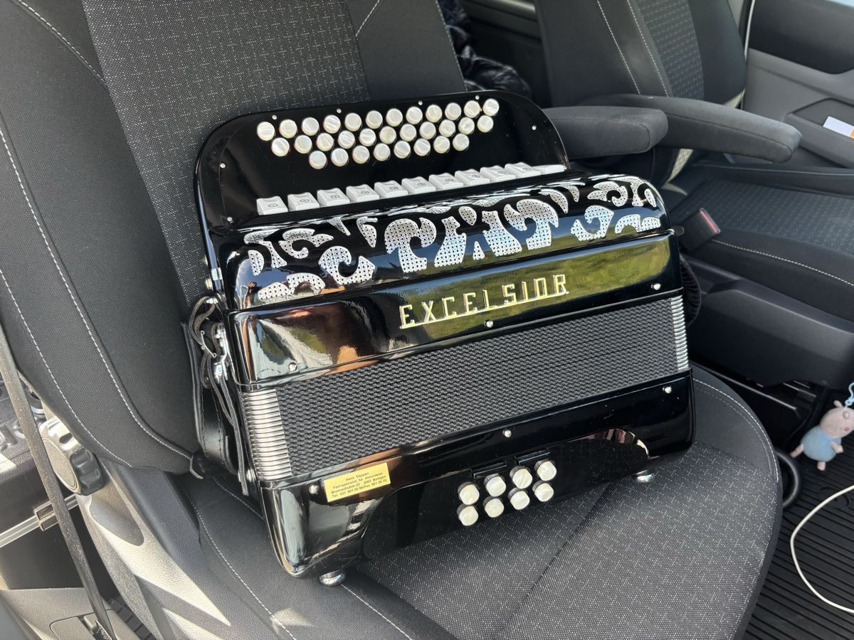 Excelsior Strumenti musicali: Akkordeon Excelsior 4Chörig  – Usato da Horw venduto da Oergeli0074