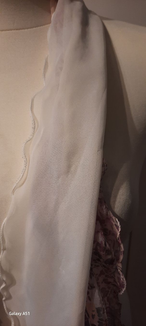 Foulards & écharpes: SCHAL weiss/blumig – D'occasion à Wädenswil par H2H_Secondhandshop 3