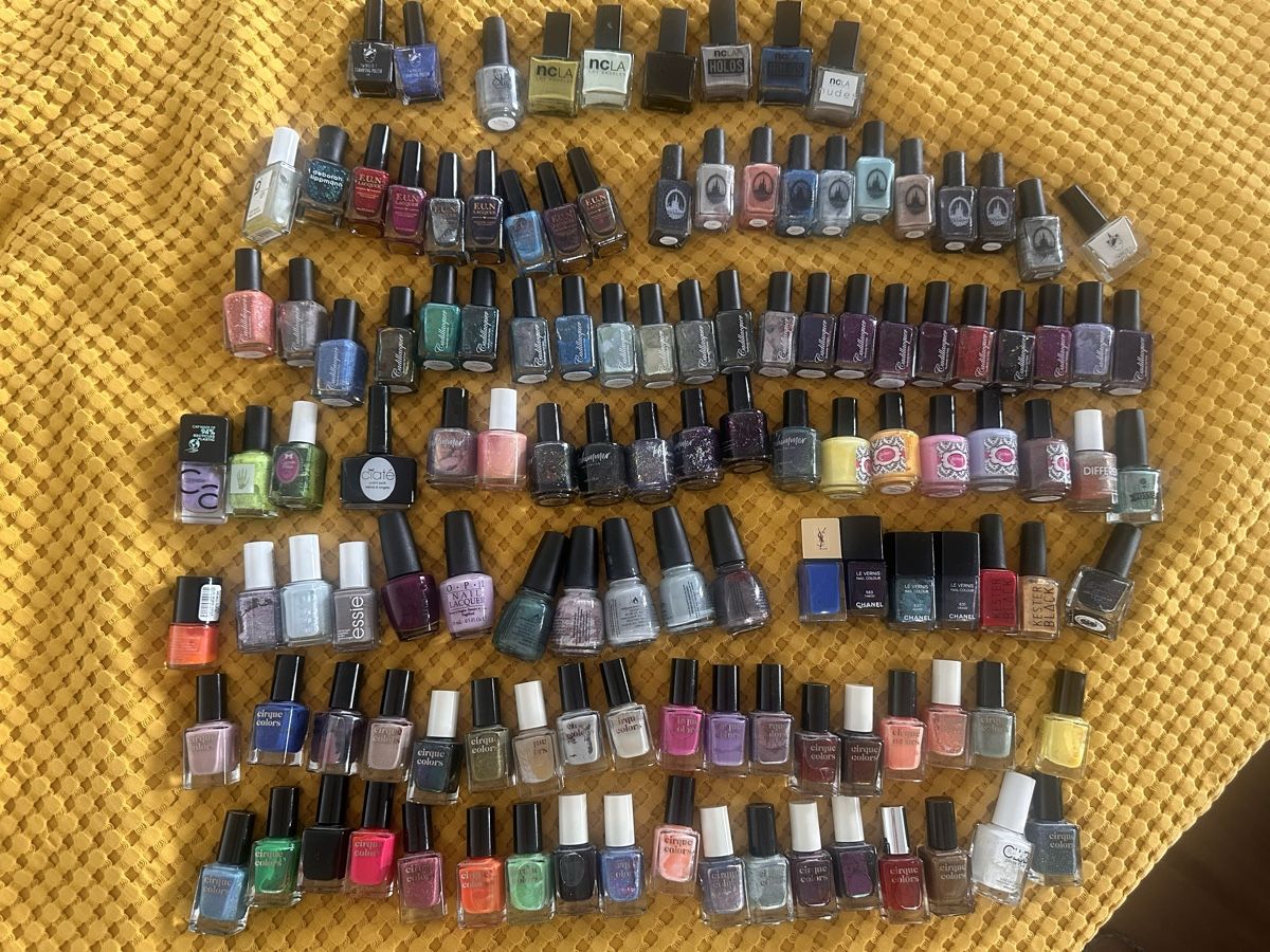 Smalto per unghie: Nagellack Sammlung 124 Stk. verschiedene Marken gebraucht – Usato da Zürich venduto da Lamab
