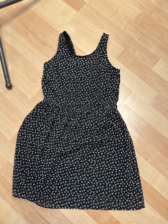 H&M Divided Sommerkleid Gr. 34 schwarz geblümt Rückenausschn