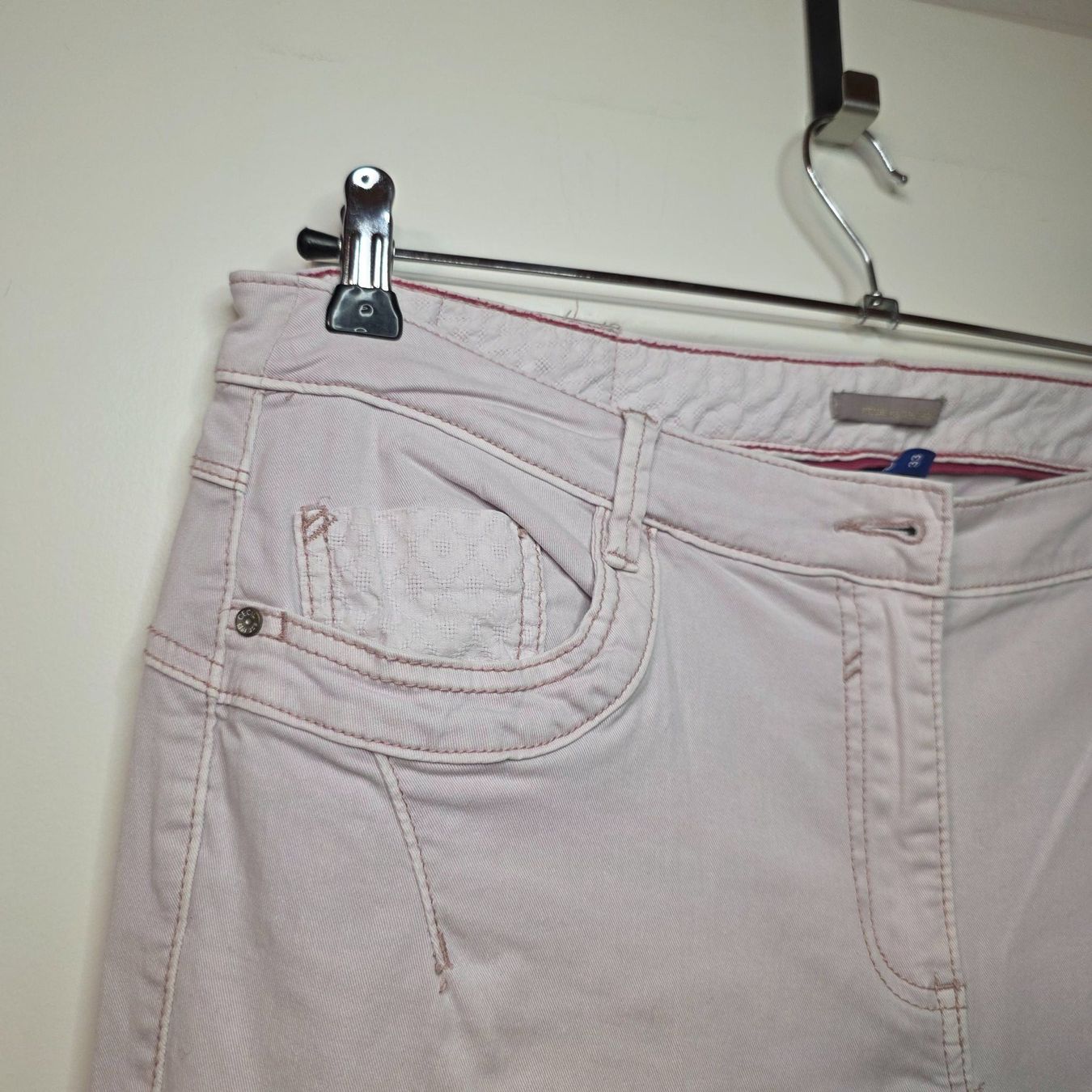 Cecil Pantaloni: Hellrosa Jeans von Cecil – klassischer Schnitt – Usato da Wald ZH venduto da CapLux 1