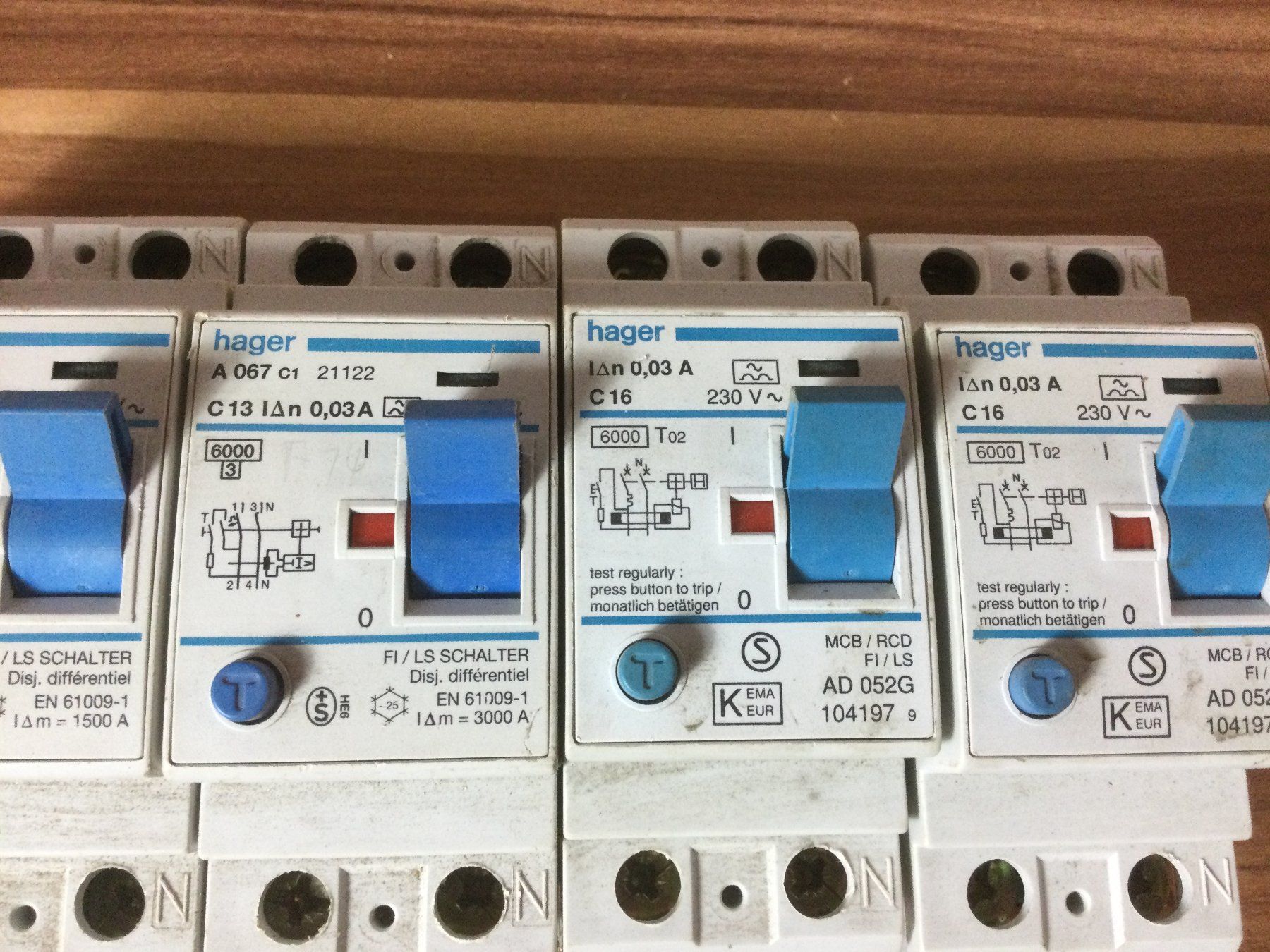 Hager Componenti elettronici: Gebrauchte Hager Leitungsschutzschalter C10, C13, C16 – Usato da Wangen SZ venduto da kuriosum12 2