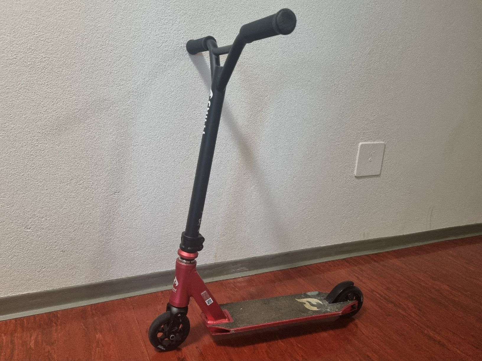 Chilli Kickboard: Trotinette Chilli 3000 avec Casque taille S – D'occasion à Châtelaine par jul_66kt