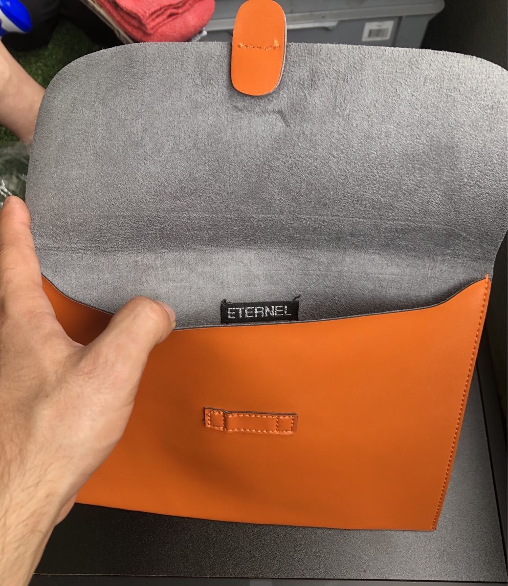 Sacs femmes: ETERNEL Tasche Leder Orange Gebraucht – Neuf (Voir description) à St.Gallen par nitka.