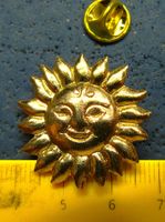 SONNE GOLDIG GEPRÄGT SCHMUCK-PIN