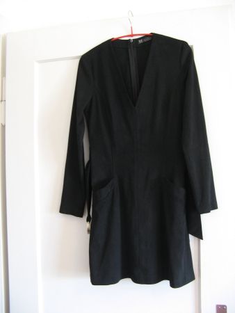 langärmliges schwarzes Kleid Gr. M Zara