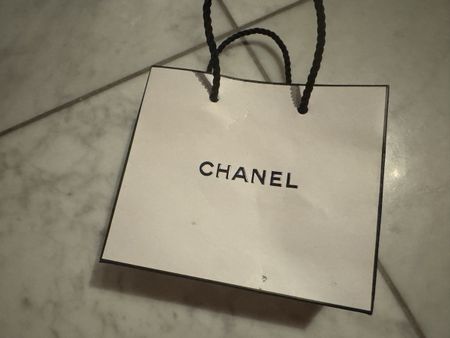 Chanel Papiertasche, sehr guter Zustand, klein aber fein!