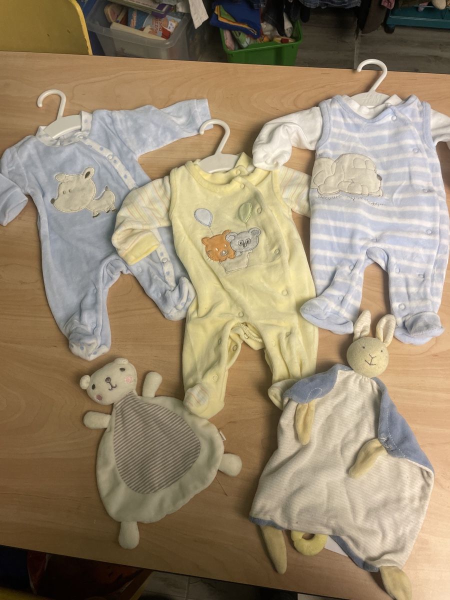 C&A Pigiama & Simili: 3 neuwertige C&A Plüsch Pyjamas Gr.50 – Usato da Obergerlafingen venduto da cabo4