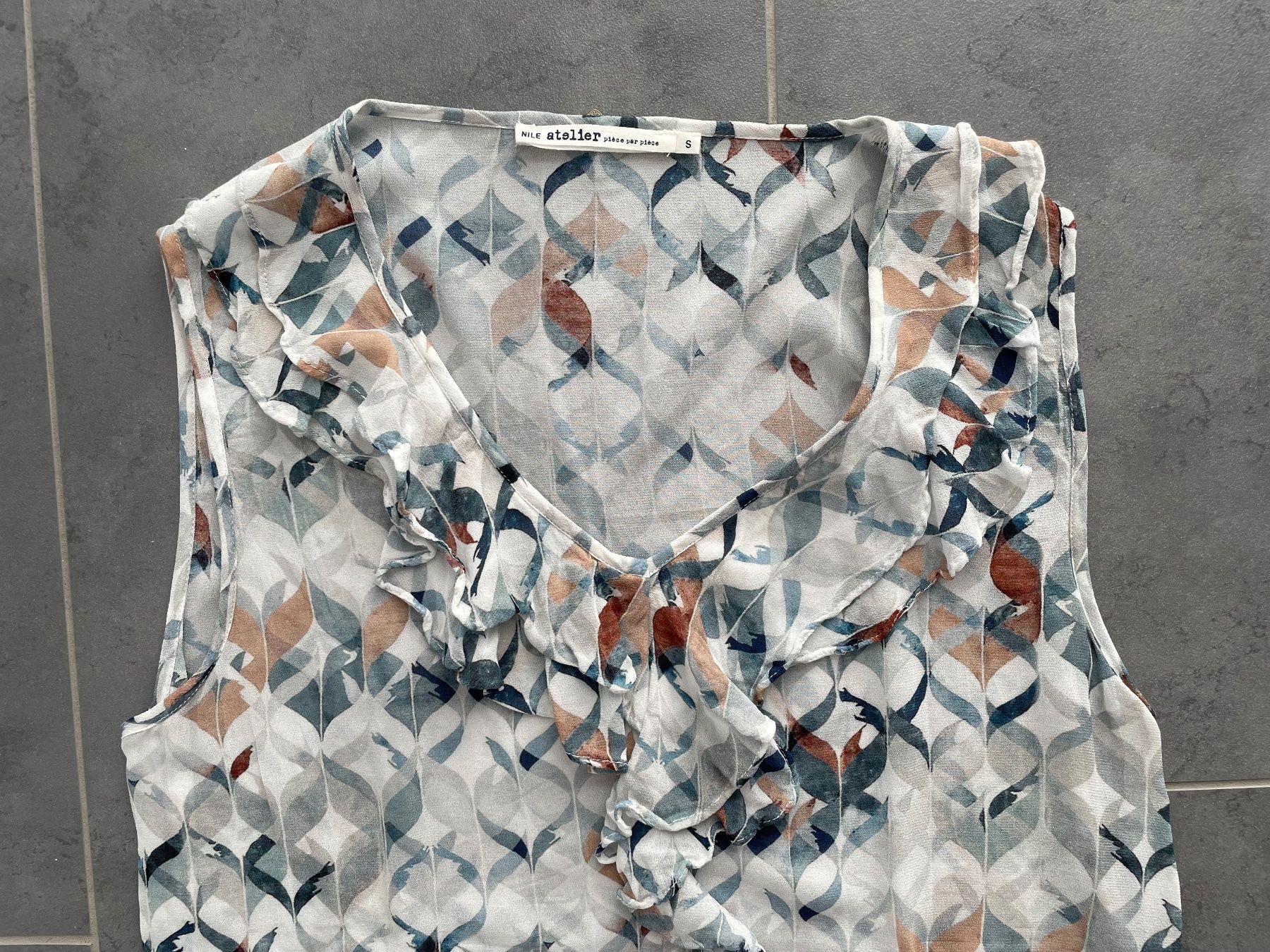 Nile Blusen: Nile Atelier Bluse kurzarm Grösse S – Neu (gemäss Beschreibung) aus Oberwil BL von tara2012 1