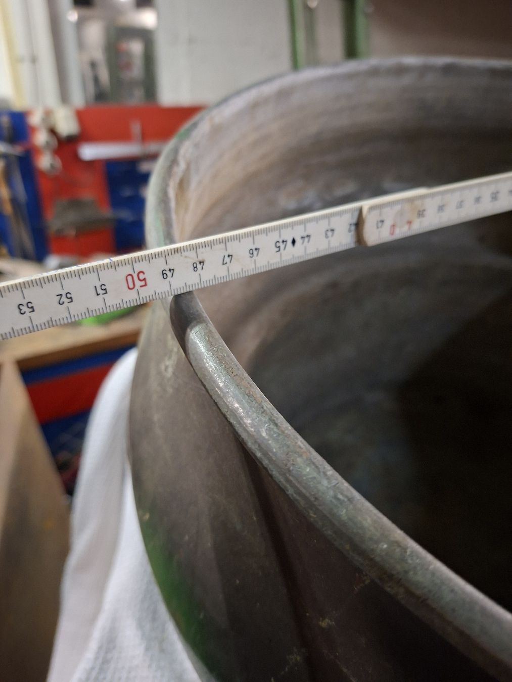 Vasi per fiori: Antiker Kupfer Kessel, Durchmesser 50cm, Topf  – Usato da Grossdietwil venduto da hufi10 5
