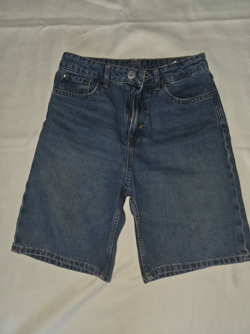 H&M Pantaloni: Jeans Shorts Gr 146 H&M – Usato da Effretikon venduto da gonzzi