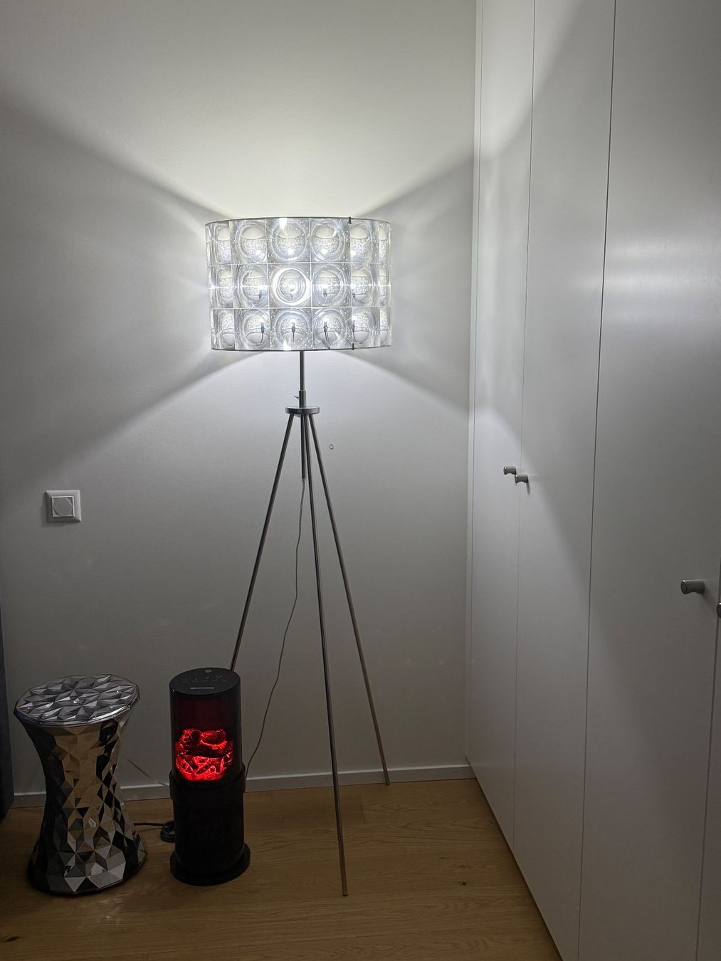Pfister Lampade: Lampe Design Chromé Pfister Meuble Led-Color télécommandé – Nuovo (secondo la descrizione) da St-Aubin-Sauges venduto da Vente-Articles 1