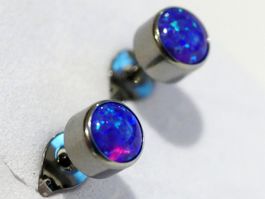 Ohrstecker aus Titanium mit Opal